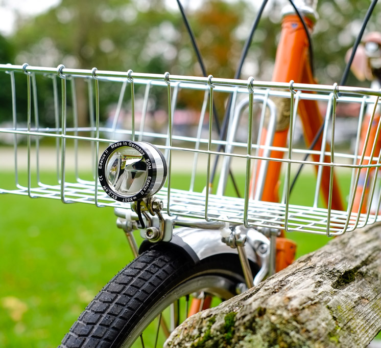 bicycle lighting systems powered by wheels