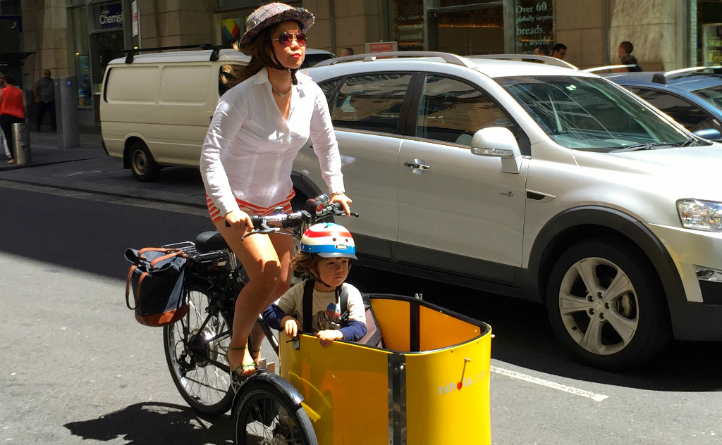 Riding Electric-Assist in Sydney with Sarah Imm