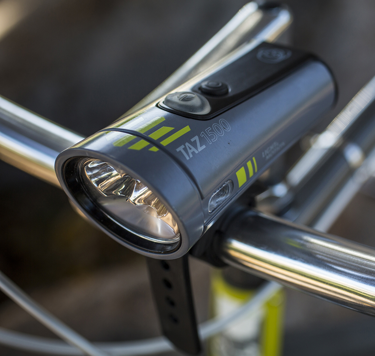 Light and Motion Taz 1500 Front Light Review