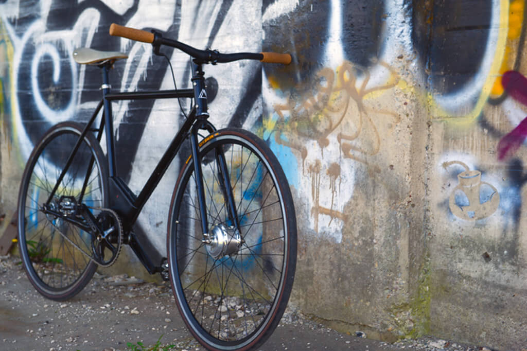 Maxwell Motorbikes Designs an Ultralight E-Bike