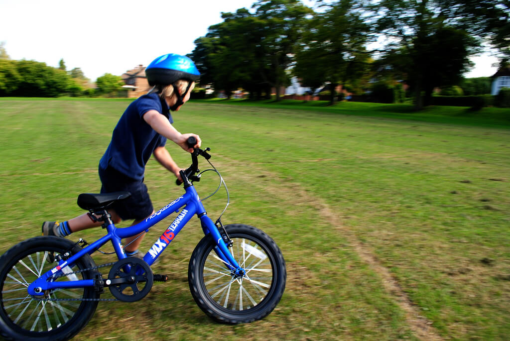 children cycling