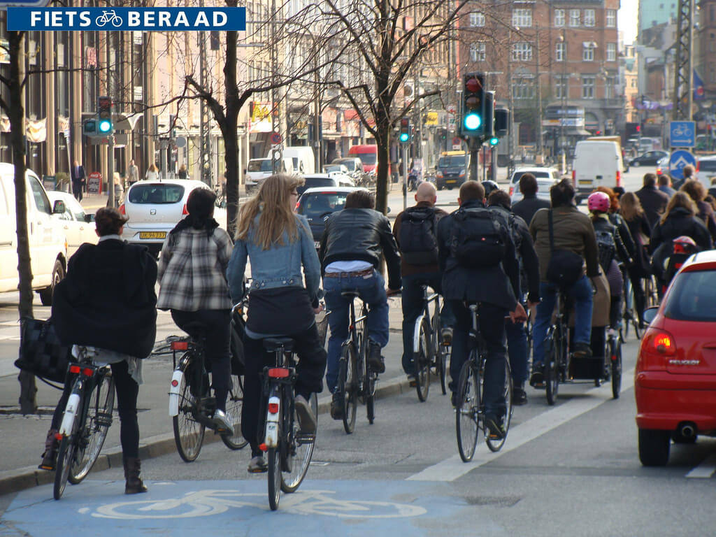 Dutch store cycle lanes