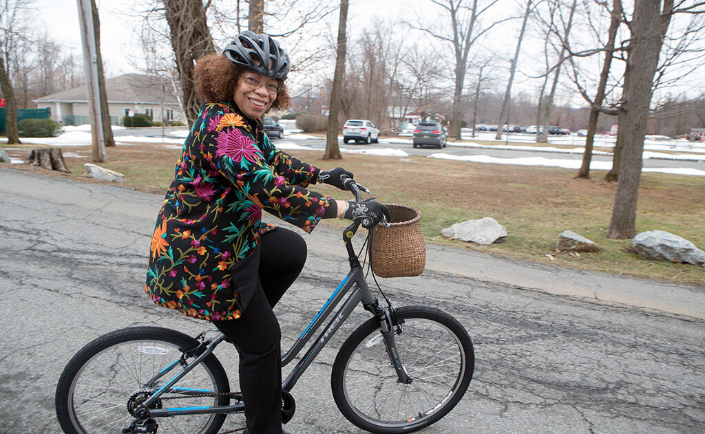 teaching a 7 year old to ride a bike