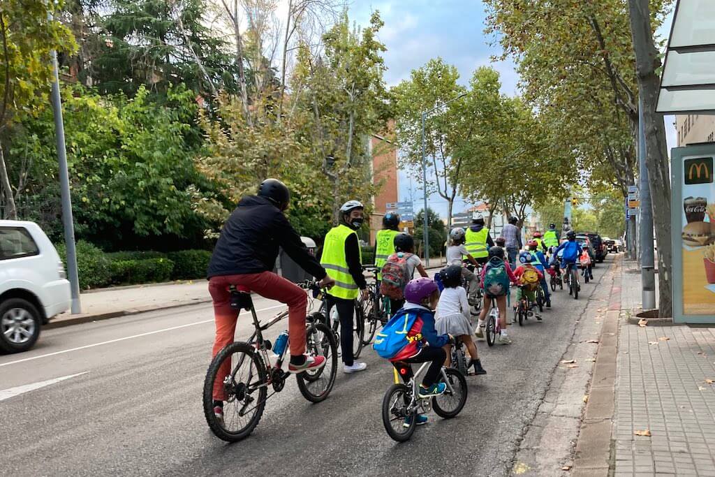 Barcelona bicycle school bus program a hit