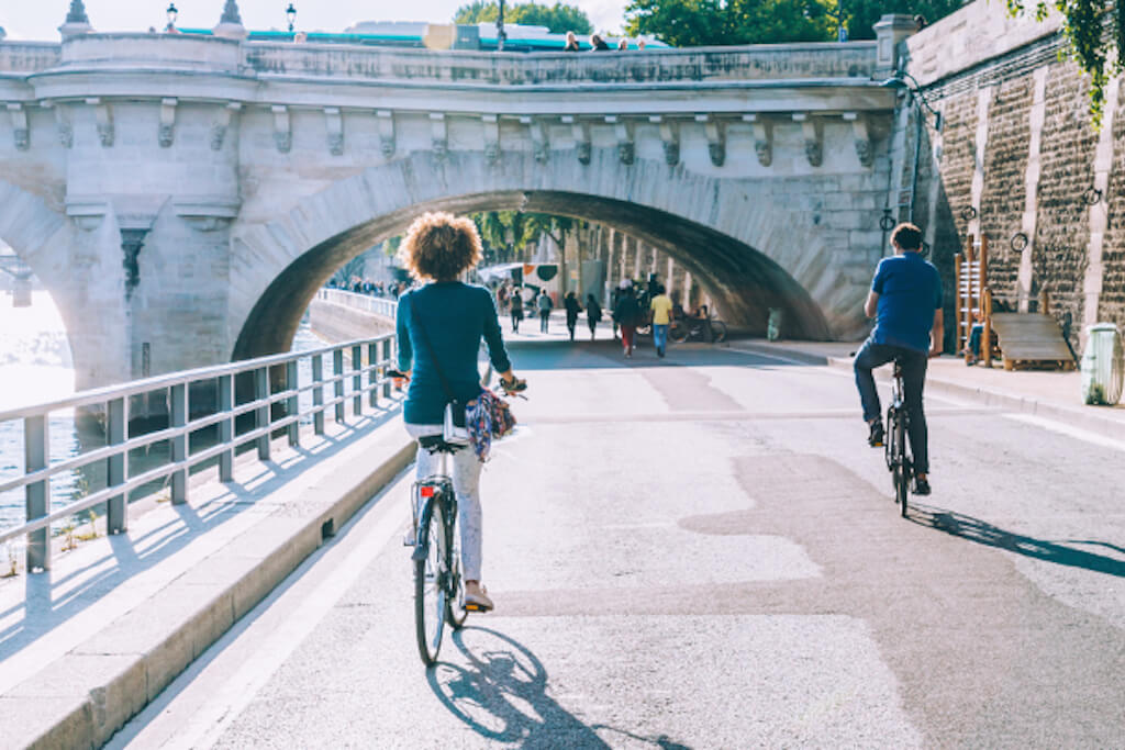 Paris cycling along Seine