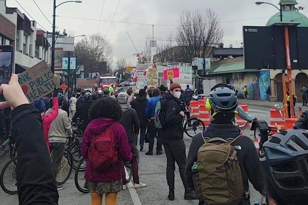 Cyclists star in Vancouver counter-protest and Canada loves it