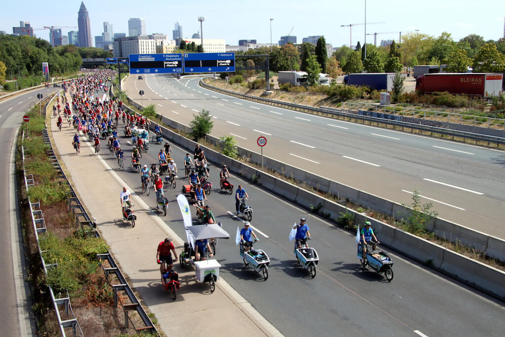 10,000 cyclists block traffic on the German Autobahn and we kinda love it