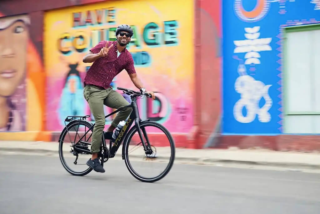 Trek adds electric assist to its most popular city commuter | Momentum Mag