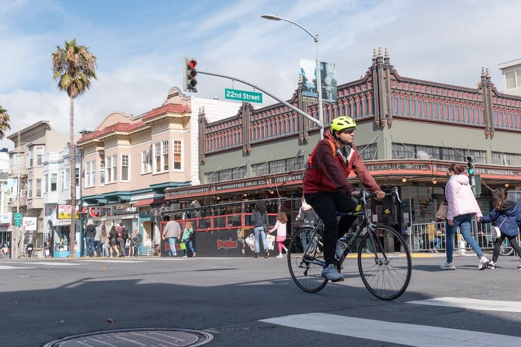 San Francisco is adding a bike lane in the center of a street and cyclists are concerned