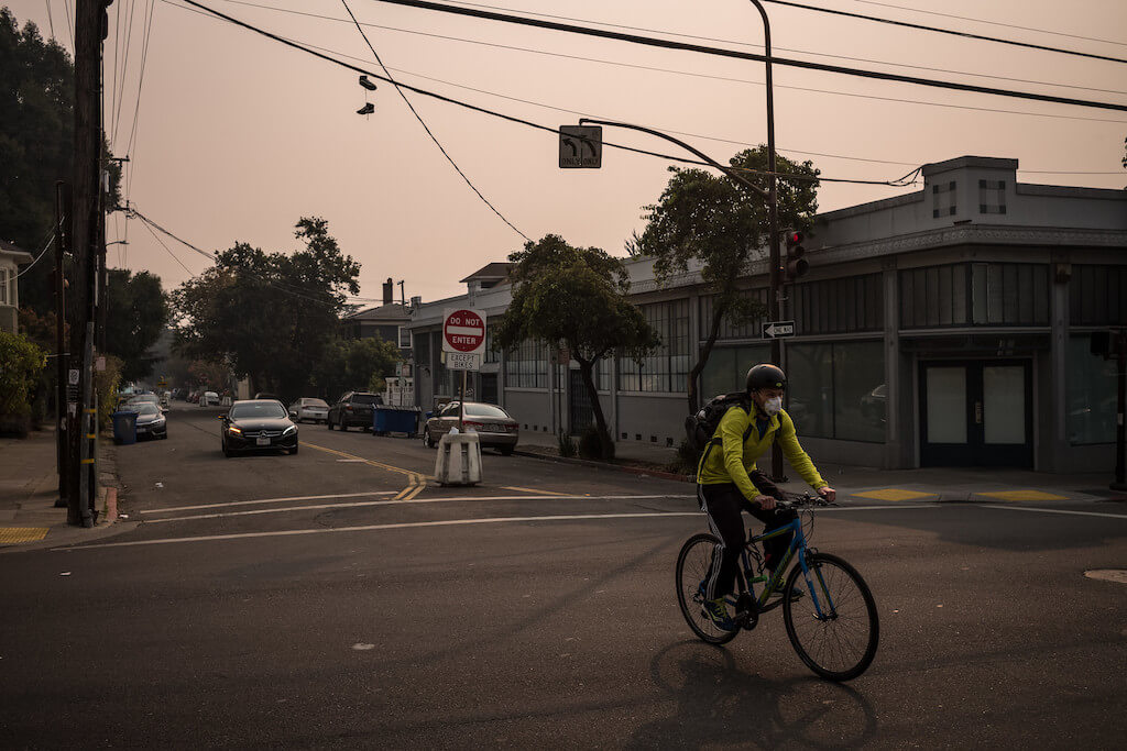 What should bicycle commuters do about wildfire smoke?