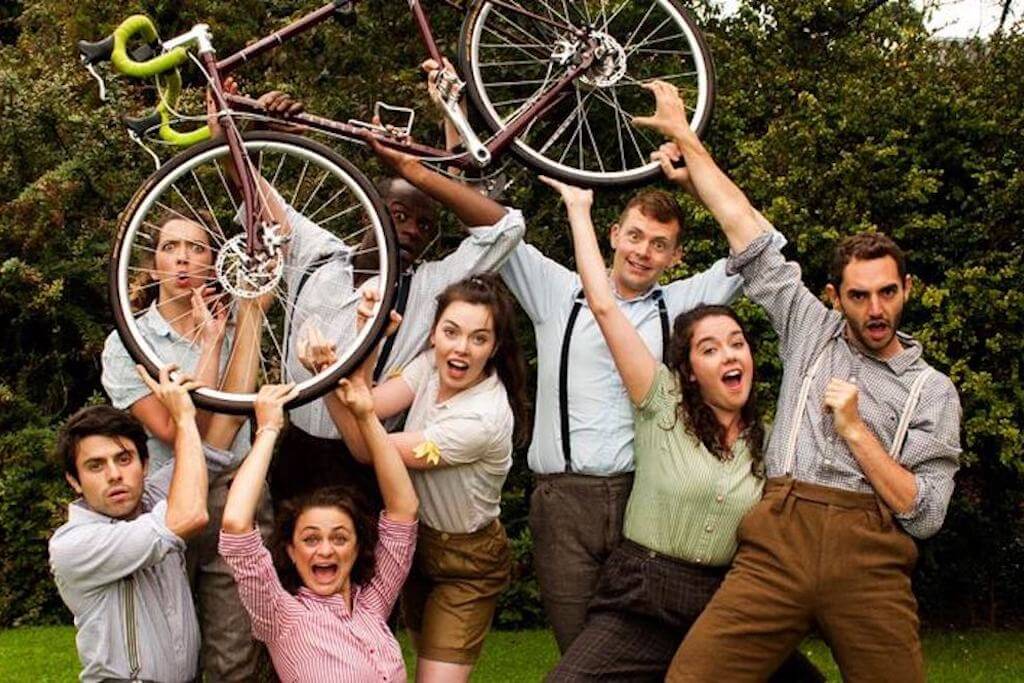 Pedal-Powered Shakespeare Troupe Handlebards Hits the UK Streets on Pashleys
