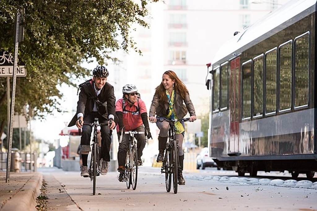 13 helpful tips for a worry-free first-time bike commuting experience