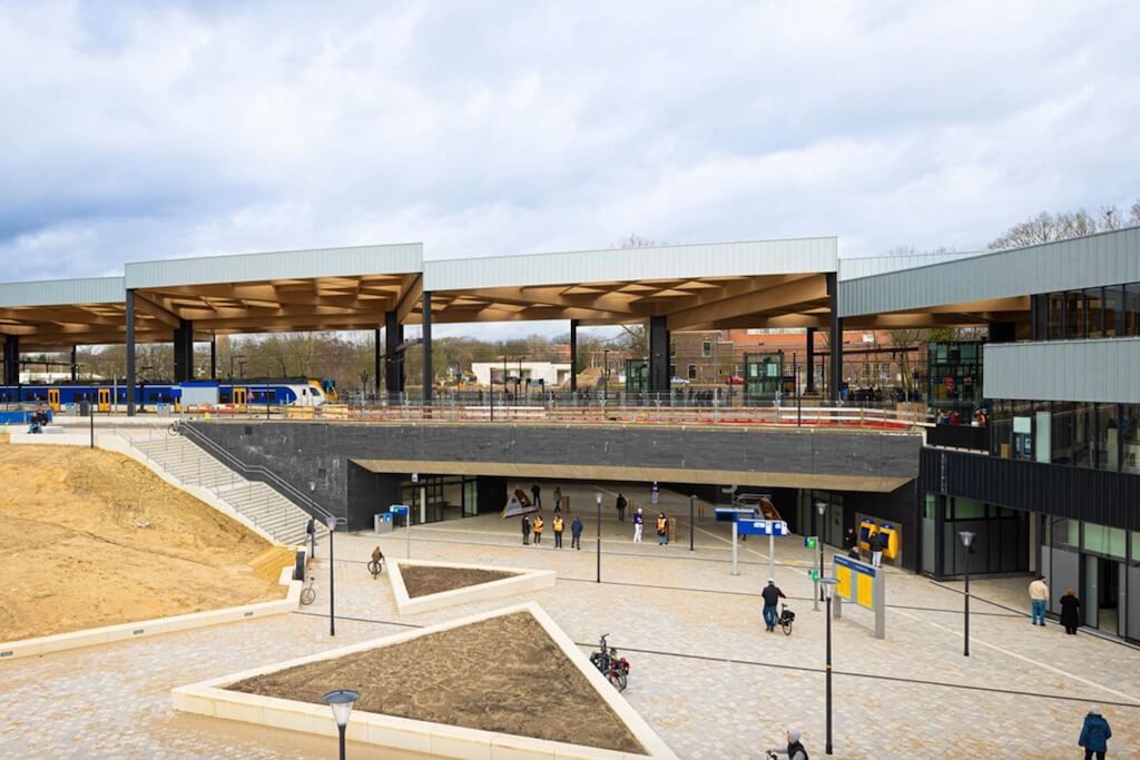 The stunning new Ede-Wageningen Station impresses with parking for 5,000 bicycles