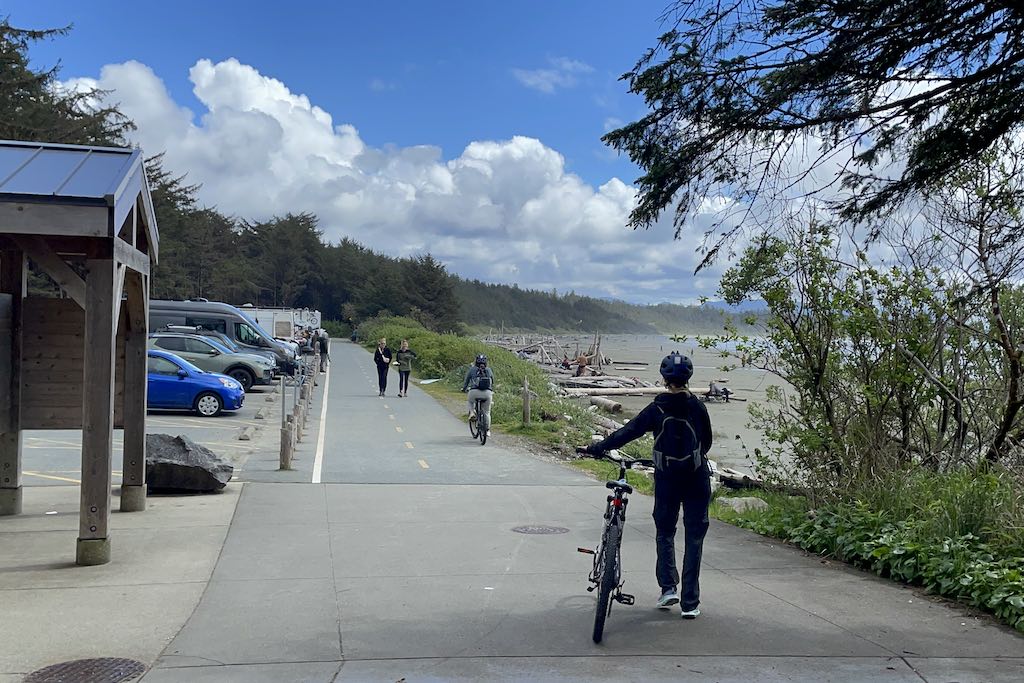 Cycling route between Tofino and Ucluelet