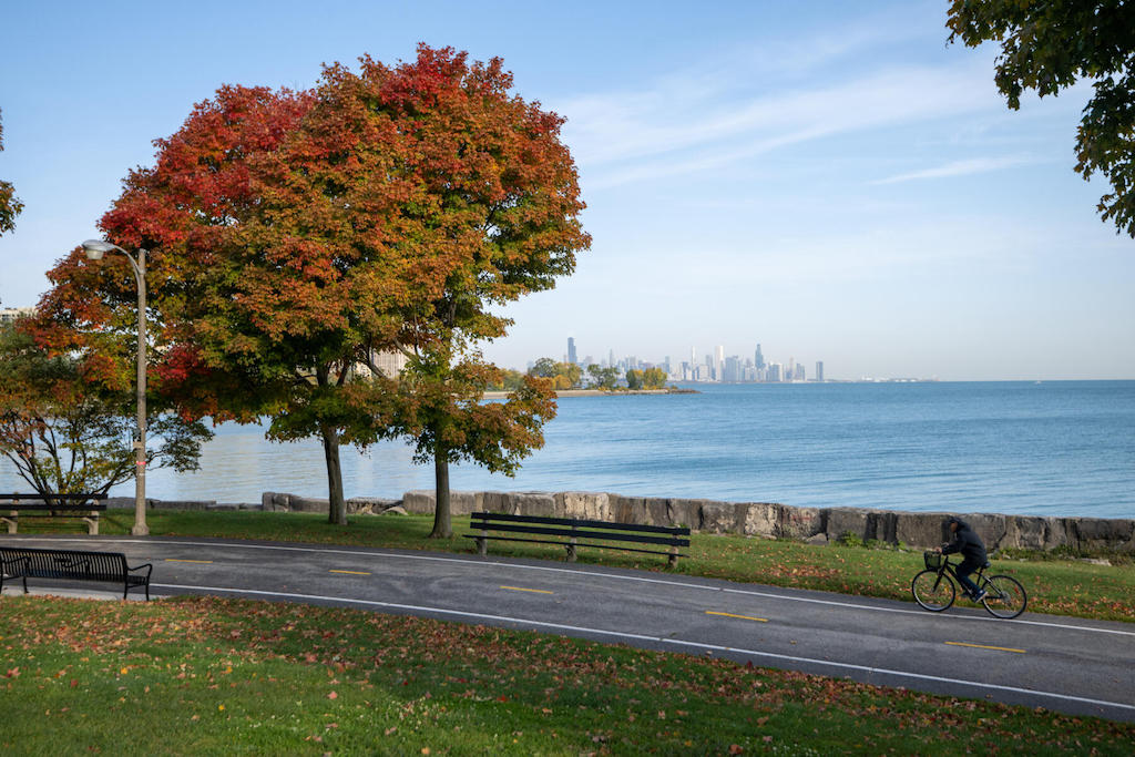 Cycling on Chicago's Lakefront Trail 