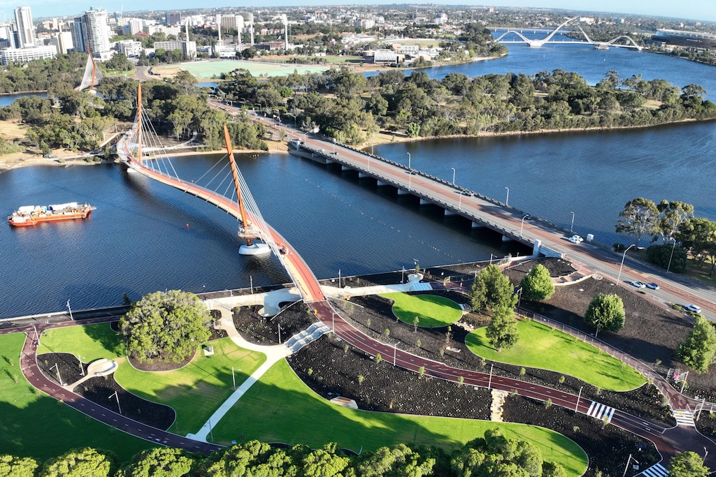 Check Out This Stunning Pedestrian and Cycling Bridge in Perth ...