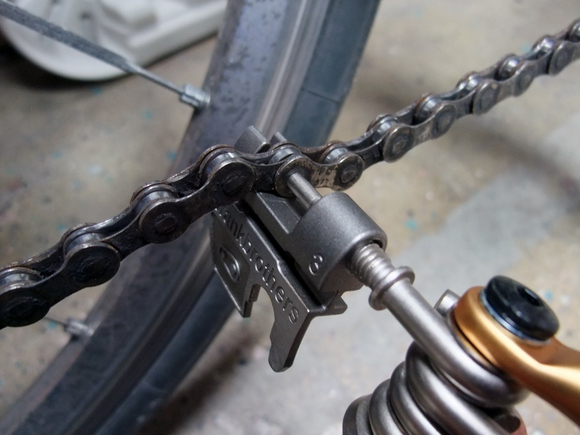 DIY: How to Fix a Bike Chain - 51 DIY B DanGolDwater
