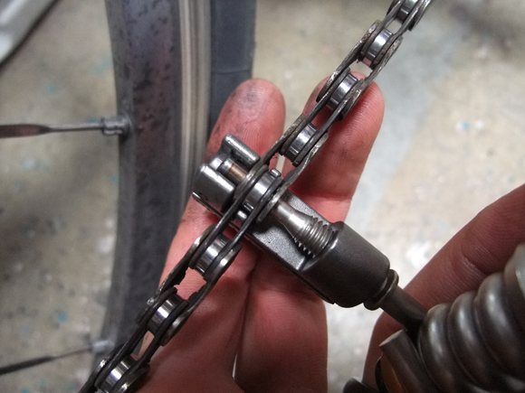 fixing bicycle chain